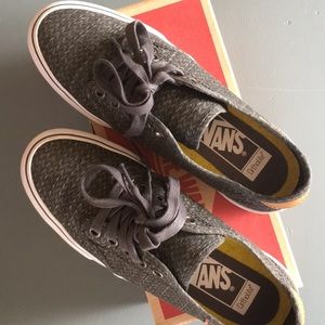 Dark Gray VANS sz 6.5 Women's Camden Deluxe